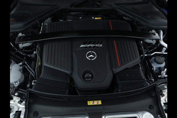 Mercedes-Benz E-Klasse Estate Mercedes-AMG 53 4MATIC+ Hybride | AMG DYNAMIC PLUS Pakket | 21 Inch AMG Velgen | Panorama dak | AMG Driver's Package | Trekhaak | Burmester® | Inclusief 24 maanden MB Certified garantie voor Europa.