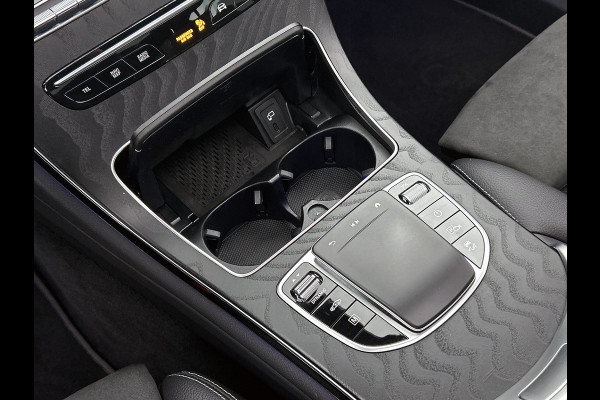 Mercedes-Benz GLC 300 e 4MATIC Business Solution AMG Inclusief 24 maanden Mercedes-Benz Certified garantie voor Europa.