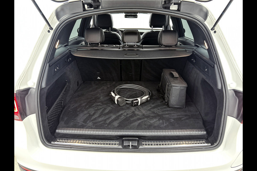 Mercedes-Benz GLC 300 e 4MATIC Business Solution AMG Inclusief 24 maanden Mercedes-Benz Certified garantie voor Europa.