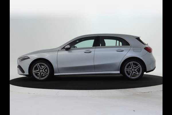 Mercedes-Benz A-Klasse 250 e Plug-In Hybride AMG Sportpakket | Sfeerverlichting | Keyless Go | Parkeerpakket met Camera | CarPlay | Inclusief 24 maanden Mercedes-Benz Certified garantie voor Europa.