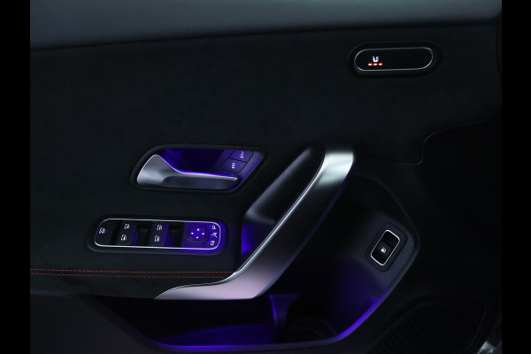 Mercedes-Benz A-Klasse 250 e Plug-In Hybride AMG Sportpakket | Sfeerverlichting | Keyless Go | Parkeerpakket met Camera | CarPlay | Inclusief 24 maanden Mercedes-Benz Certified garantie voor Europa.
