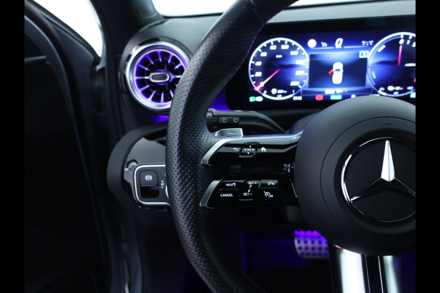 Mercedes-Benz A-Klasse 250 e Plug-In Hybride AMG Sportpakket | Sfeerverlichting | Keyless Go | Parkeerpakket met Camera | CarPlay | Inclusief 24 maanden Mercedes-Benz Certified garantie voor Europa.