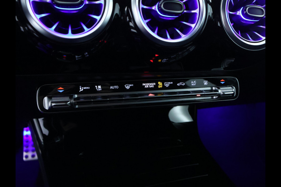 Mercedes-Benz A-Klasse 250 e Plug-In Hybride AMG Sportpakket | Sfeerverlichting | Keyless Go | Parkeerpakket met Camera | CarPlay | Inclusief 24 maanden Mercedes-Benz Certified garantie voor Europa.