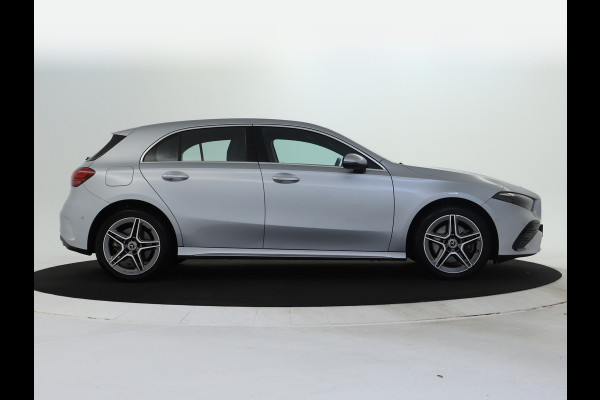 Mercedes-Benz A-Klasse 250 e Plug-In Hybride AMG Sportpakket | Sfeerverlichting | Keyless Go | Parkeerpakket met Camera | CarPlay | Inclusief 24 maanden Mercedes-Benz Certified garantie voor Europa.