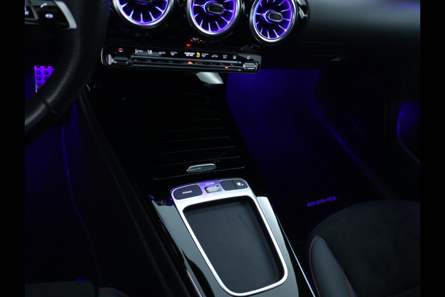 Mercedes-Benz A-Klasse 250 e Plug-In Hybride AMG Sportpakket | Sfeerverlichting | Keyless Go | Parkeerpakket met Camera | CarPlay | Inclusief 24 maanden Mercedes-Benz Certified garantie voor Europa.