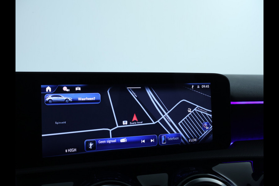 Mercedes-Benz A-Klasse 250 e Plug-In Hybride AMG Sportpakket | Sfeerverlichting | Keyless Go | Parkeerpakket met Camera | CarPlay | Inclusief 24 maanden Mercedes-Benz Certified garantie voor Europa.