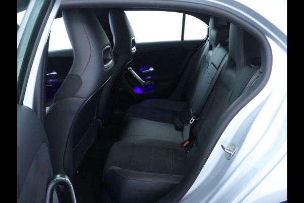 Mercedes-Benz A-Klasse 250 e Plug-In Hybride AMG Sportpakket | Sfeerverlichting | Keyless Go | Parkeerpakket met Camera | CarPlay | Inclusief 24 maanden Mercedes-Benz Certified garantie voor Europa.