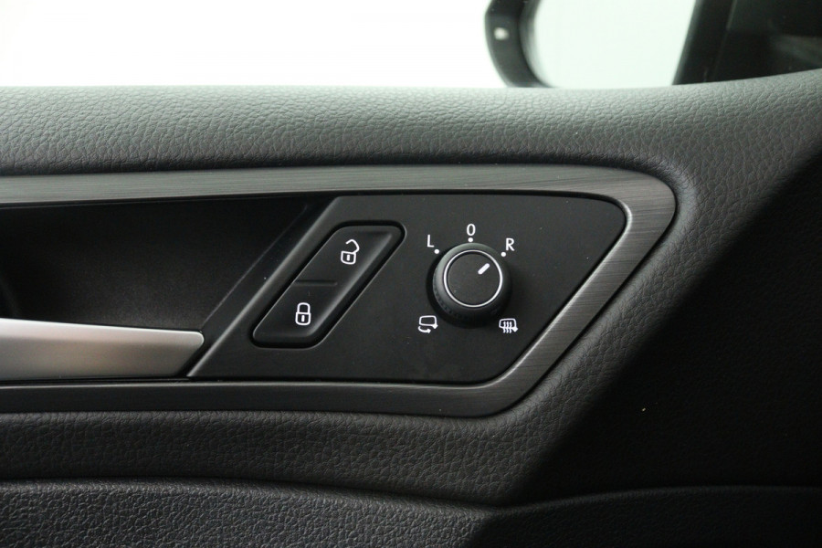 Volkswagen Golf 1.0 TSI Comfortline Business (NAVIGATIE, STOELVERWARMING, PARKEERSENSOREN, CLIMA, GOED ONDERHOUDEN)
