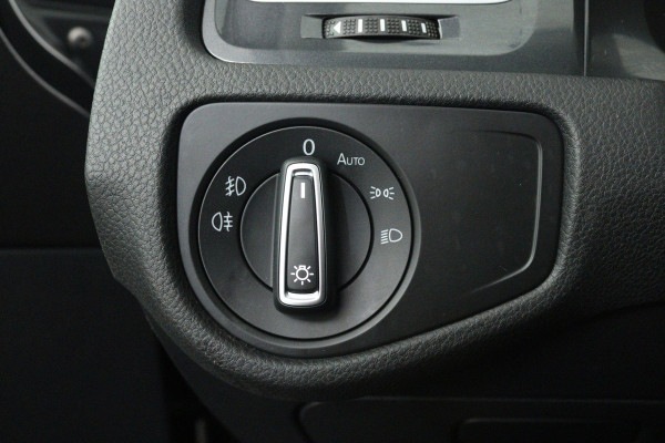 Volkswagen Golf 1.0 TSI Comfortline Business (NAVIGATIE, STOELVERWARMING, PARKEERSENSOREN, CLIMA, GOED ONDERHOUDEN)