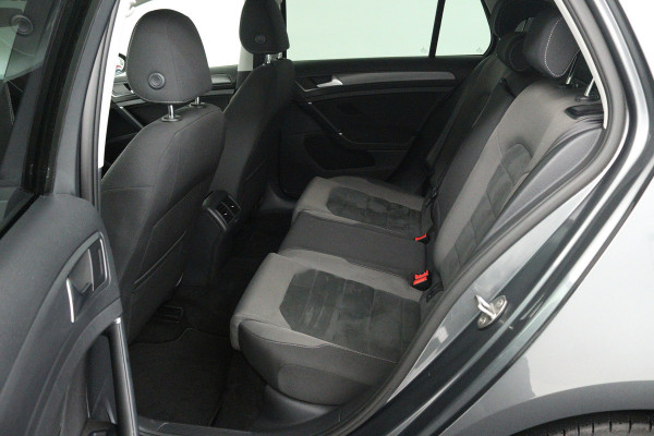 Volkswagen Golf 1.0 TSI Comfortline Business (NAVIGATIE, STOELVERWARMING, PARKEERSENSOREN, CLIMA, GOED ONDERHOUDEN)