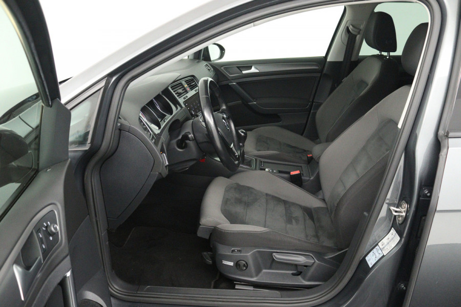 Volkswagen Golf 1.0 TSI Comfortline Business (NAVIGATIE, STOELVERWARMING, PARKEERSENSOREN, CLIMA, GOED ONDERHOUDEN)