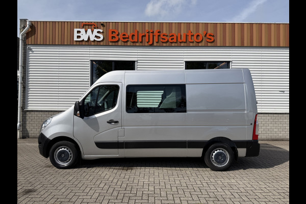 Renault Master T35 2.3 dCi 130pk L2H2 bpm vrij / euro 6 diesel / vaste prijs rijklaar € 19.950 ex btw / DC 7 persoons / zilver metallic / trekhaak 2500 kg / airco / cruise / navigatie