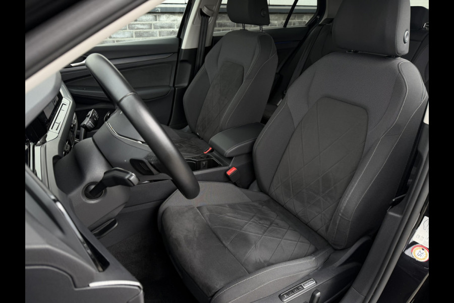 Volkswagen Golf 1.4 eHybrid Style | Carplay | Camera | Memory | Navi | Sfeerverlichting | LED