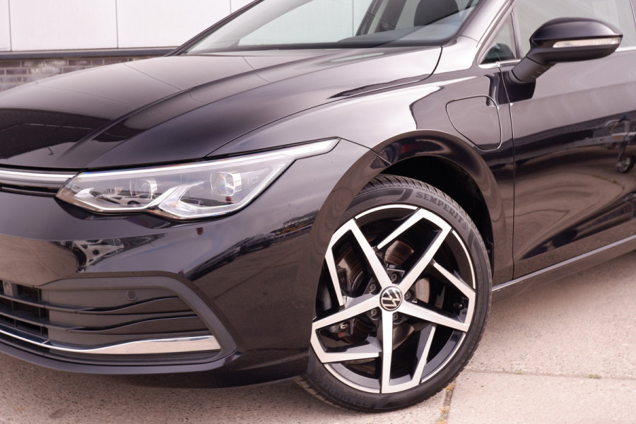 Volkswagen Golf 1.4 eHybrid Style | Carplay | Camera | Memory | Navi | Sfeerverlichting | LED