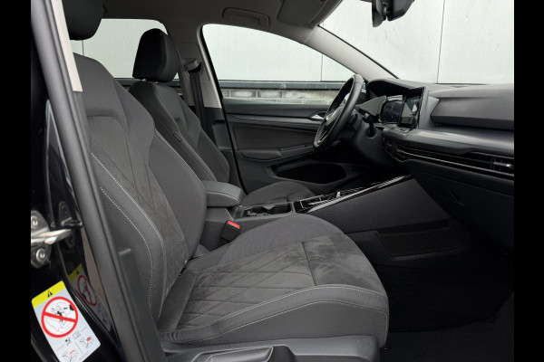 Volkswagen Golf 1.4 eHybrid Style | Carplay | Camera | Memory | Navi | Sfeerverlichting | LED