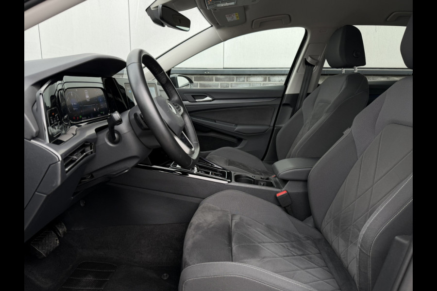 Volkswagen Golf 1.4 eHybrid Style | Carplay | Camera | Memory | Navi | Sfeerverlichting | LED