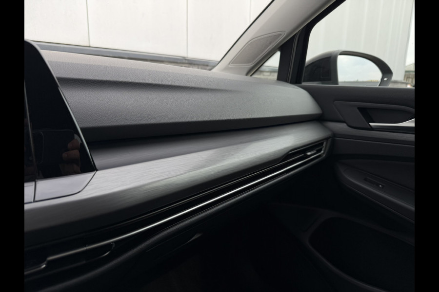Volkswagen Golf 1.4 eHybrid Style | Carplay | Camera | Memory | Navi | Sfeerverlichting | LED