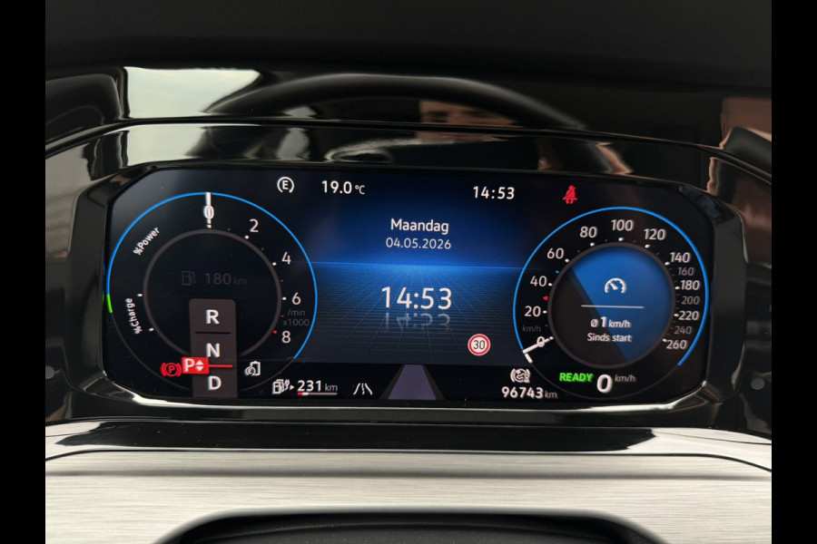 Volkswagen Golf 1.4 eHybrid Style | Carplay | Camera | Memory | Navi | Sfeerverlichting | LED