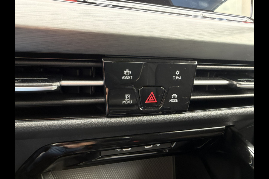 Volkswagen Golf 1.4 eHybrid Style | Carplay | Camera | Memory | Navi | Sfeerverlichting | LED