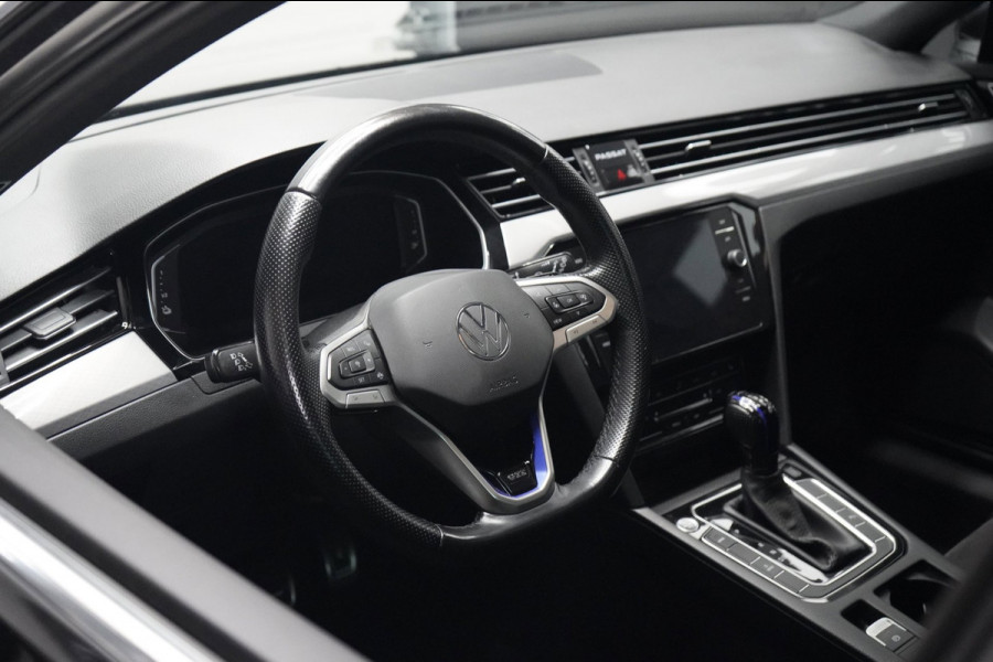 Volkswagen Passat Variant 1.4 TSI PHEV GTE | PANO | ACC | STOELVERWARMING