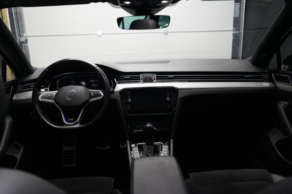 Volkswagen Passat Variant 1.4 TSI PHEV GTE | PANO | ACC | STOELVERWARMING