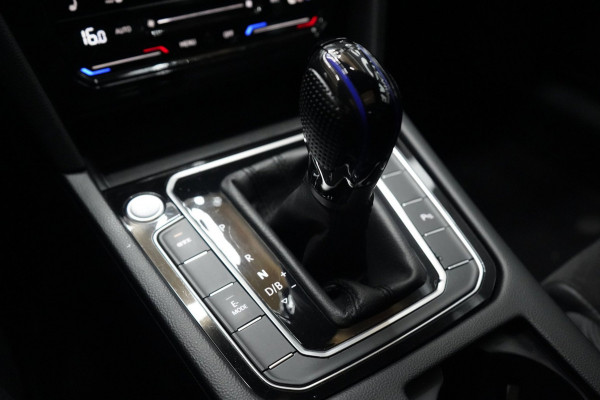 Volkswagen Passat Variant 1.4 TSI PHEV GTE | PANO | ACC | STOELVERWARMING