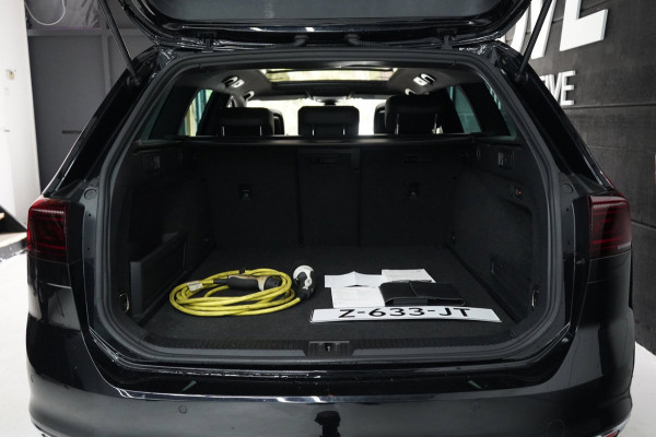 Volkswagen Passat Variant 1.4 TSI PHEV GTE | PANO | ACC | STOELVERWARMING