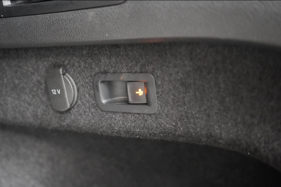 Volkswagen Passat Variant 1.4 TSI PHEV GTE | PANO | ACC | STOELVERWARMING