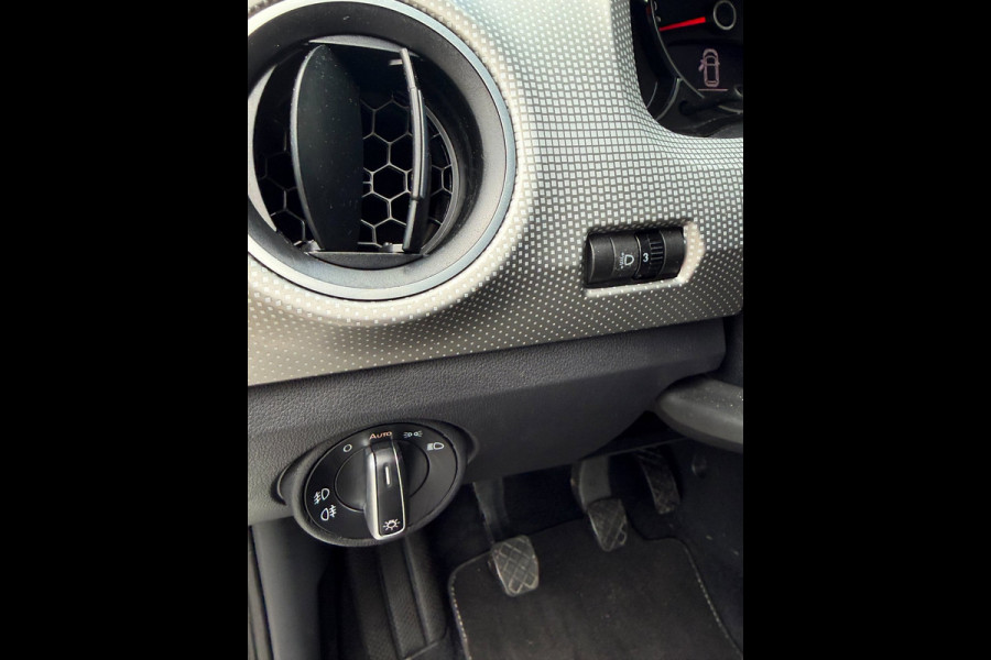 Volkswagen up! 1.0 BMT high up! 5Drs - 89.000 KM I Airco I Sport velgen I LED I PDC I Comfort pakket I Achteruitrij Camera