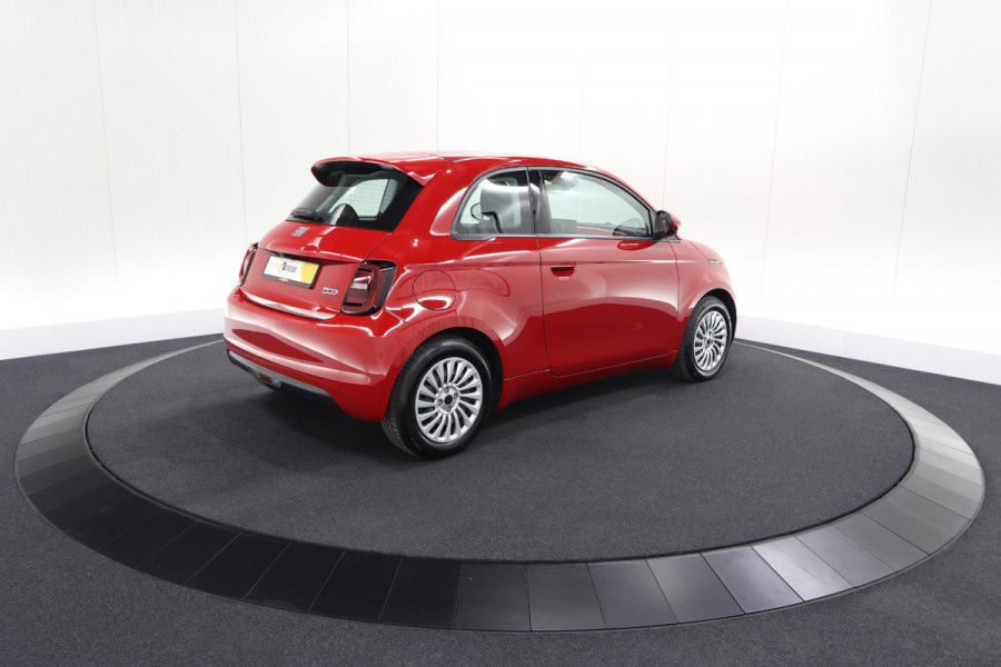 Fiat 500 Urban 42 kWh | SOH 97,9% | 3 Fase | Camera | Apple Carplay | Keyless start