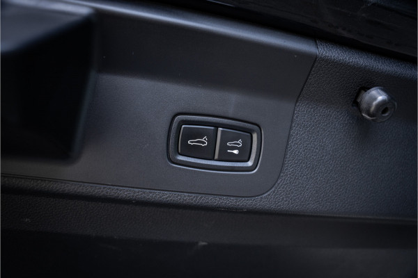 Porsche Panamera 4.0 Turbo S E-Hybrid (700pk) ** PCCB ** Burmester ** NL auto Sport Design ** Soft-close ** NP 245K