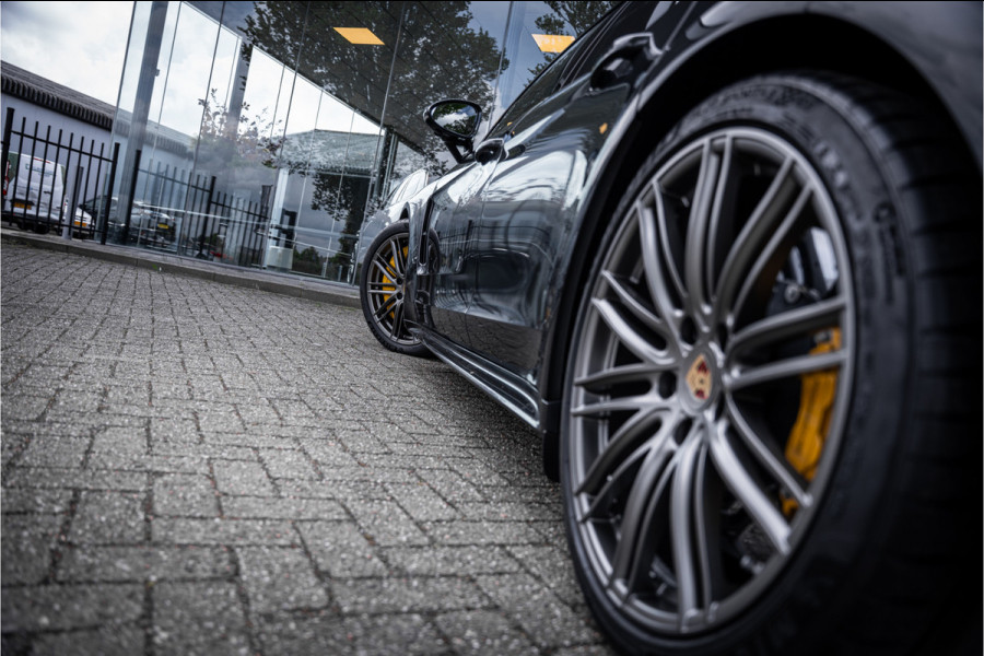 Porsche Panamera 4.0 Turbo S E-Hybrid (700pk) ** PCCB ** Burmester ** NL auto Sport Design ** Soft-close ** NP 245K