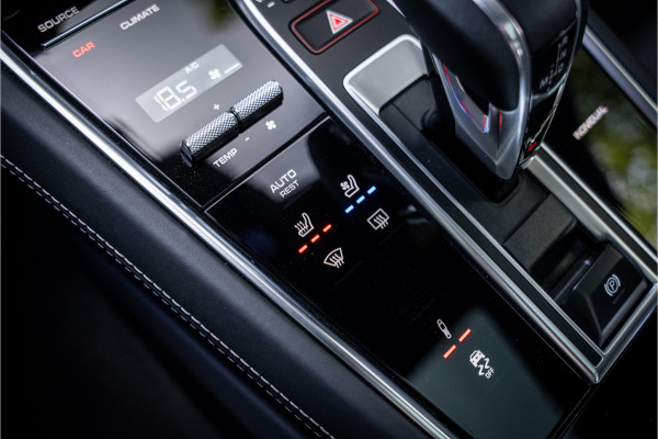 Porsche Panamera 4.0 Turbo S E-Hybrid (700pk) ** PCCB ** Burmester ** NL auto Sport Design ** Soft-close ** NP 245K
