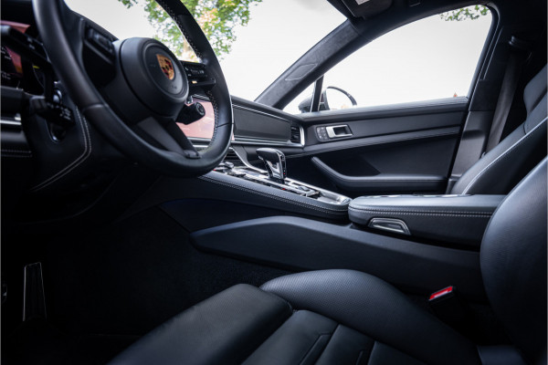 Porsche Panamera 4.0 Turbo S E-Hybrid (700pk) ** PCCB ** Burmester ** NL auto Sport Design ** Soft-close ** NP 245K
