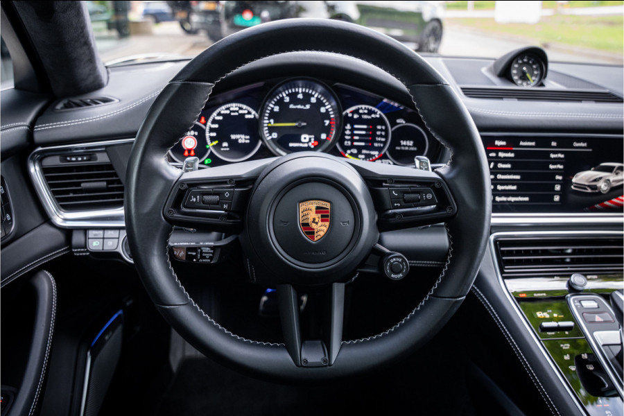 Porsche Panamera 4.0 Turbo S E-Hybrid (700pk) ** PCCB ** Burmester ** NL auto Sport Design ** Soft-close ** NP 245K