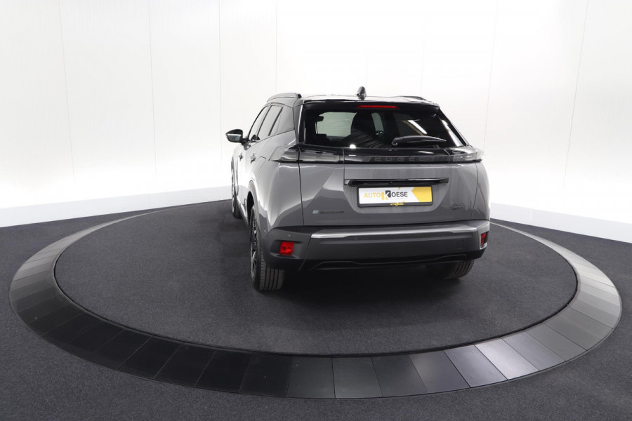 Peugeot e-2008 EV GT 50 kWh | 11 KW Laadfunctie | 360 Camera | Dodehoekdetectie | Apple Carplay | SOH=100%