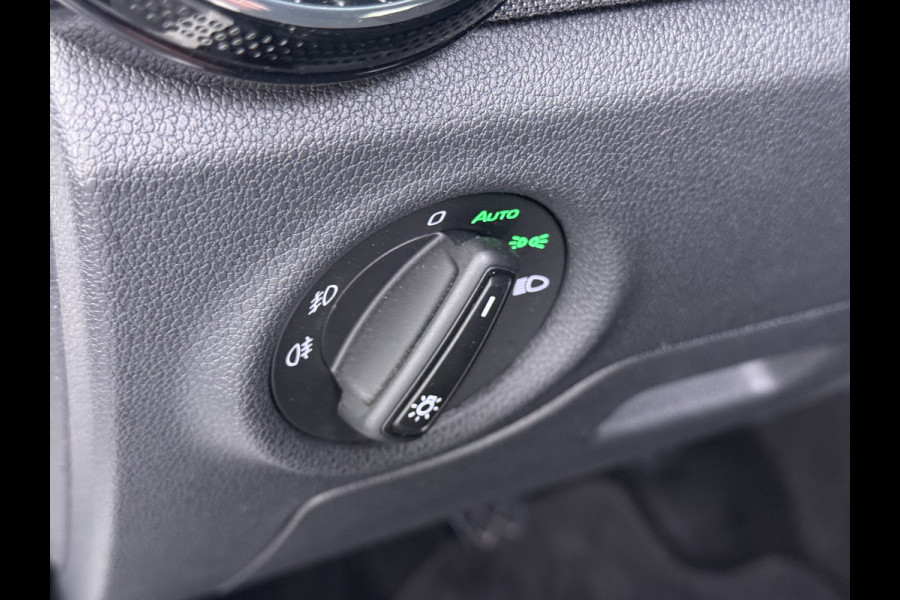 Škoda Fabia 1.0I 96PK Navi Camera Pdc Apple Carplay Android Keyless Stoelverwarming Cruise Control ECC Lmv Isofix Privacyglas Led Smartlink Bluetooth Licht-/Regensensor Mooie en complete Skoda Fabia