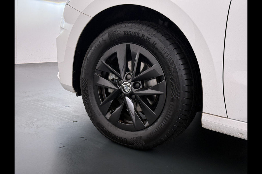 Škoda Fabia 1.0I 96PK Navi Camera Pdc Apple Carplay Android Keyless Stoelverwarming Cruise Control ECC Lmv Isofix Privacyglas Led Smartlink Bluetooth Licht-/Regensensor Mooie en complete Skoda Fabia