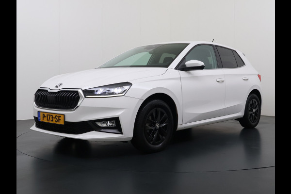 Škoda Fabia 1.0I 96PK Navi Camera Pdc Apple Carplay Android Keyless Stoelverwarming Cruise Control ECC Lmv Isofix Privacyglas Led Smartlink Bluetooth Licht-/Regensensor Mooie en complete Skoda Fabia
