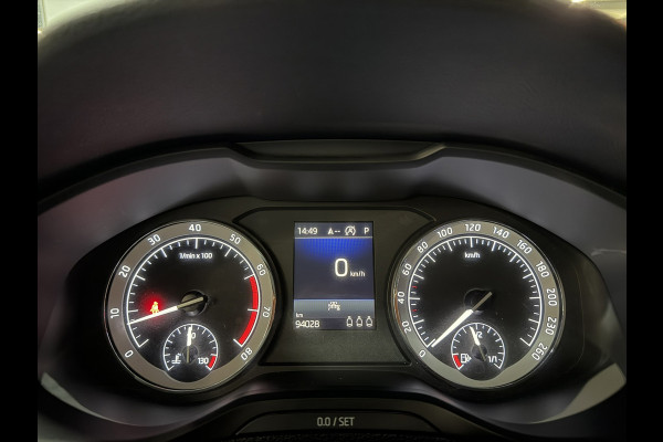 Škoda Karoq 1.5 TSI ACT Style | Trekhaak | Camera | Stoelverwarming | CarPlay | Cruise | Dealer onderhouden