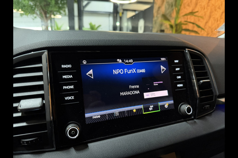 Škoda Karoq 1.5 TSI ACT Style | Trekhaak | Camera | Stoelverwarming | CarPlay | Cruise | Dealer onderhouden