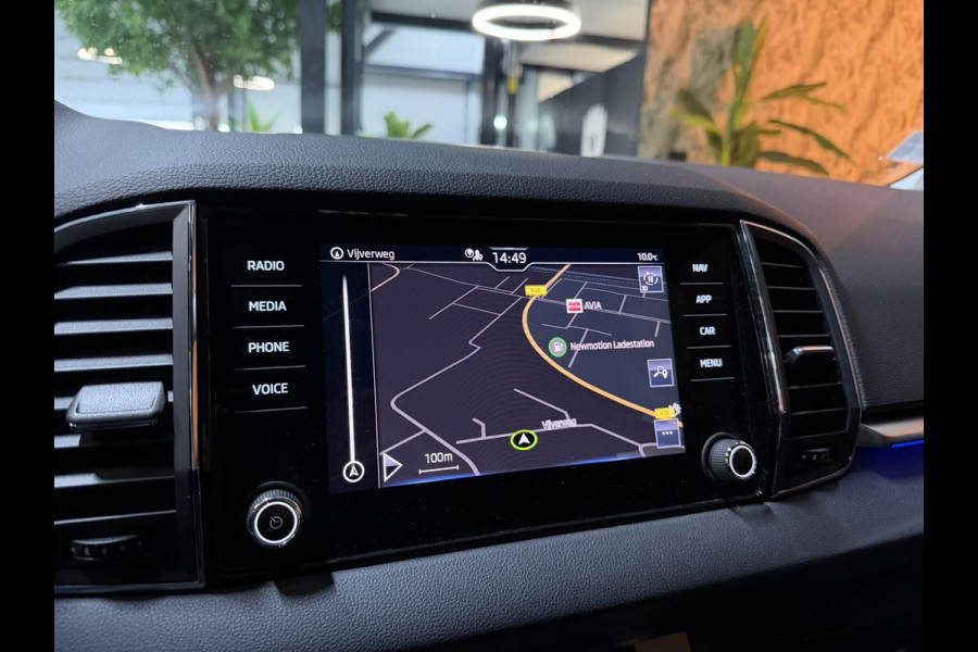Škoda Karoq 1.5 TSI ACT Style | Trekhaak | Camera | Stoelverwarming | CarPlay | Cruise | Dealer onderhouden