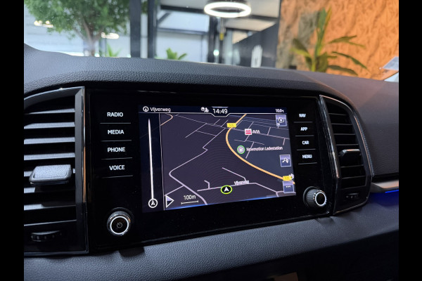 Škoda Karoq 1.5 TSI ACT Style | Trekhaak | Camera | Stoelverwarming | CarPlay | Cruise | Dealer onderhouden