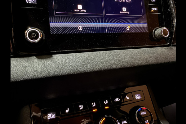 Škoda Karoq 1.5 TSI ACT Style | Trekhaak | Camera | Stoelverwarming | CarPlay | Cruise | Dealer onderhouden
