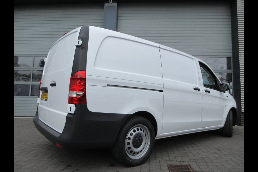 Mercedes-Benz Vito Evito, 112, L2, 66kWh, Snelladen, SoH 97,5%, Camera, 3-zits, Stoelverwarming.