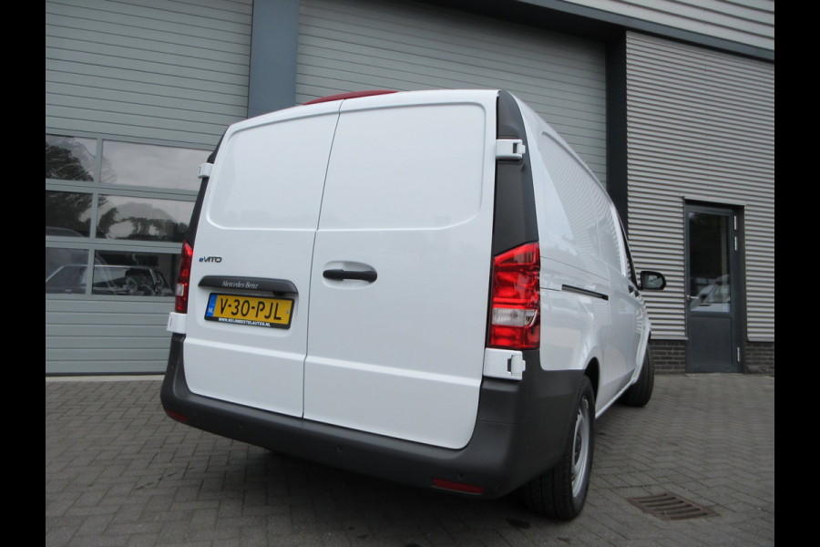 Mercedes-Benz Vito Evito, 112, L2, 66kWh, Snelladen, SoH 97,5%, Camera, 3-zits, Stoelverwarming.