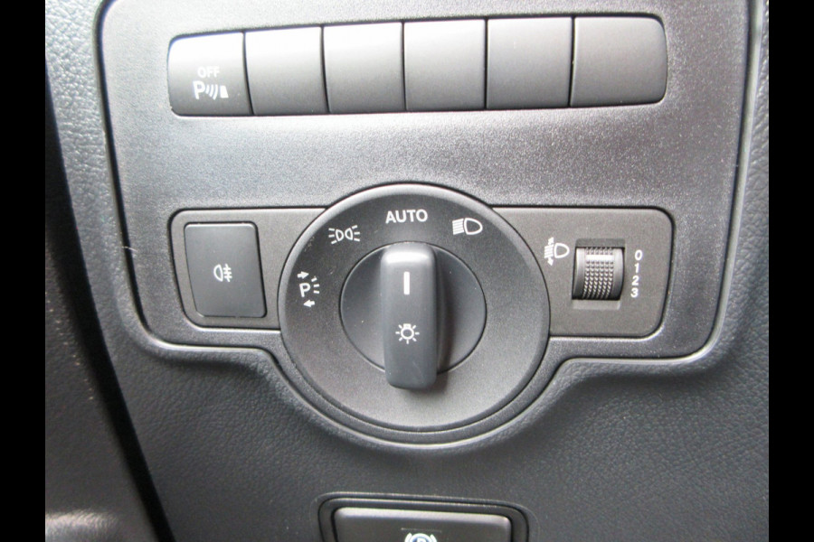 Mercedes-Benz Vito Evito, 112, L2, 66kWh, Snelladen, SoH 97,5%, Camera, 3-zits, Stoelverwarming.
