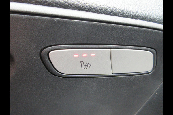 Mercedes-Benz Vito Evito, 112, L2, 66kWh, Snelladen, SoH 97,5%, Camera, 3-zits, Stoelverwarming.