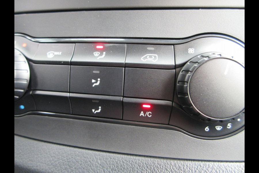 Mercedes-Benz Vito Evito, 112, L2, 66kWh, Snelladen, SoH 97,5%, Camera, 3-zits, Stoelverwarming.