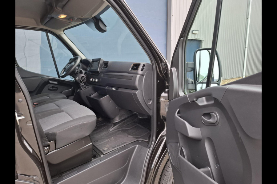 Renault Master T35 2.3 dCi 180 L2H2 Energy Work Edition AIRCO / CRUISE CONTROLE / NAVI / DEALER ONDERHOUDEN / TREKHAAK